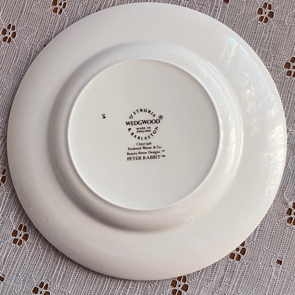 Peter Rabbit Children's Plate - White - Picture 3 of 3